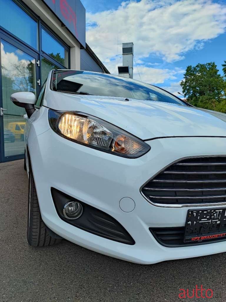 2015' Ford Fiesta photo #3
