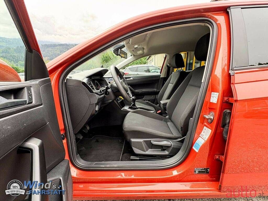 2018' Volkswagen Polo photo #5