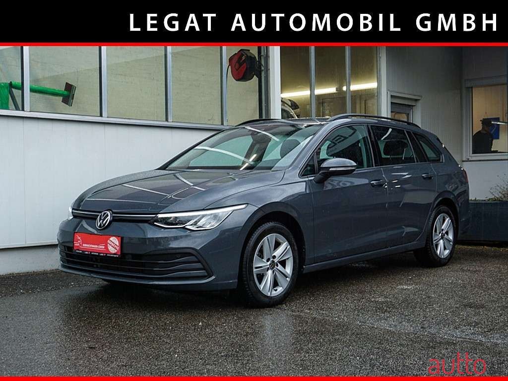 2022' Volkswagen Golf photo #2