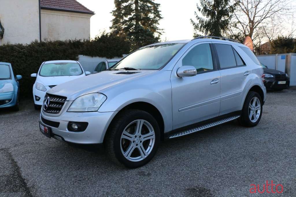 2006' Mercedes-Benz M-Klasse photo #3