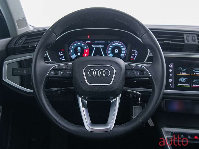 2022' Audi Q3 photo #5