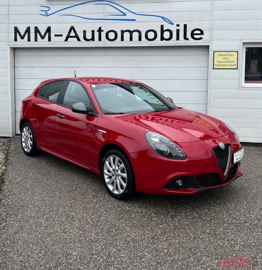 2016' Alfa Romeo Giulietta photo #1