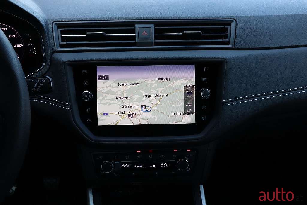 2020' SEAT Arona photo #5