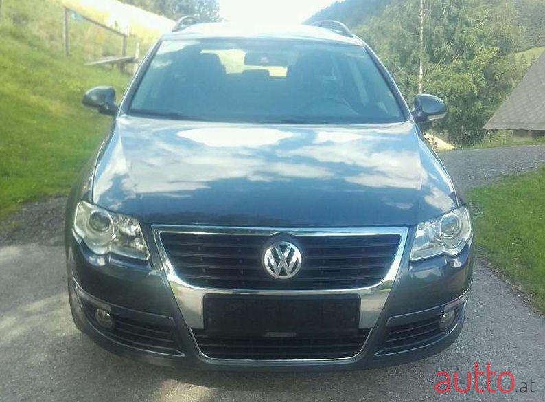 2010' Volkswagen Passat photo #2