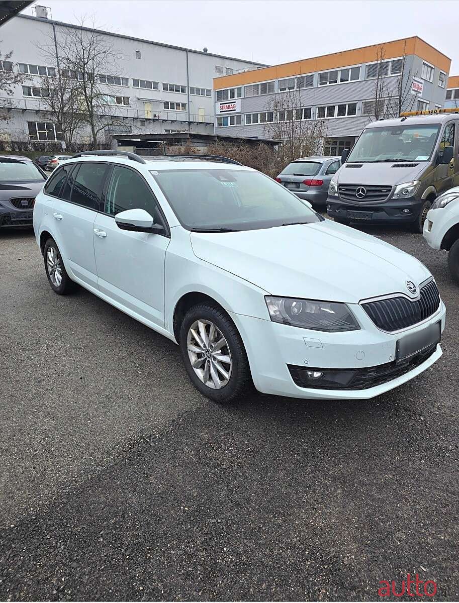 2016' Skoda Octavia photo #2