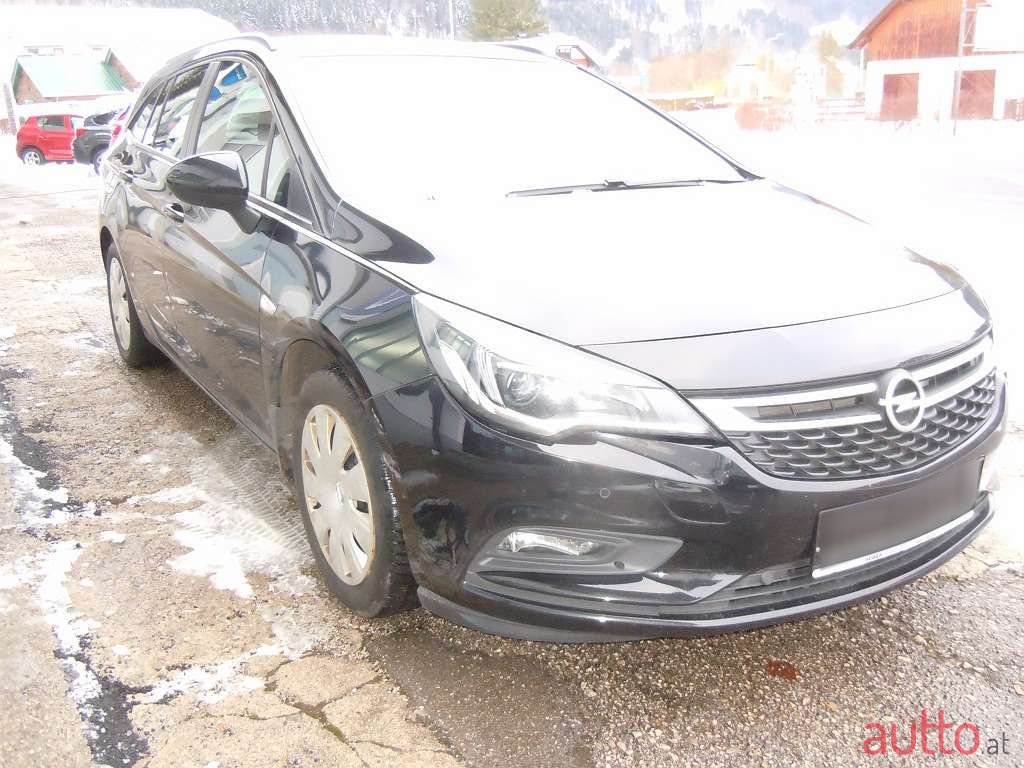 2017' Opel Astra photo #1