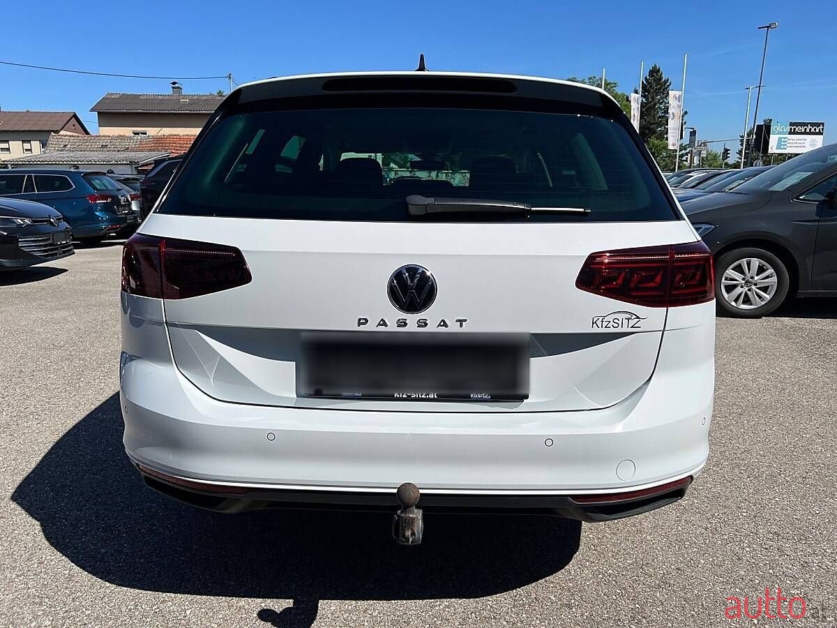 2022' Volkswagen Passat photo #4