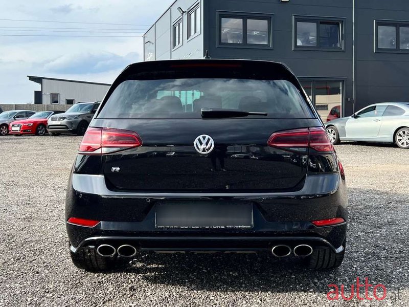 2019' Volkswagen Golf photo #6