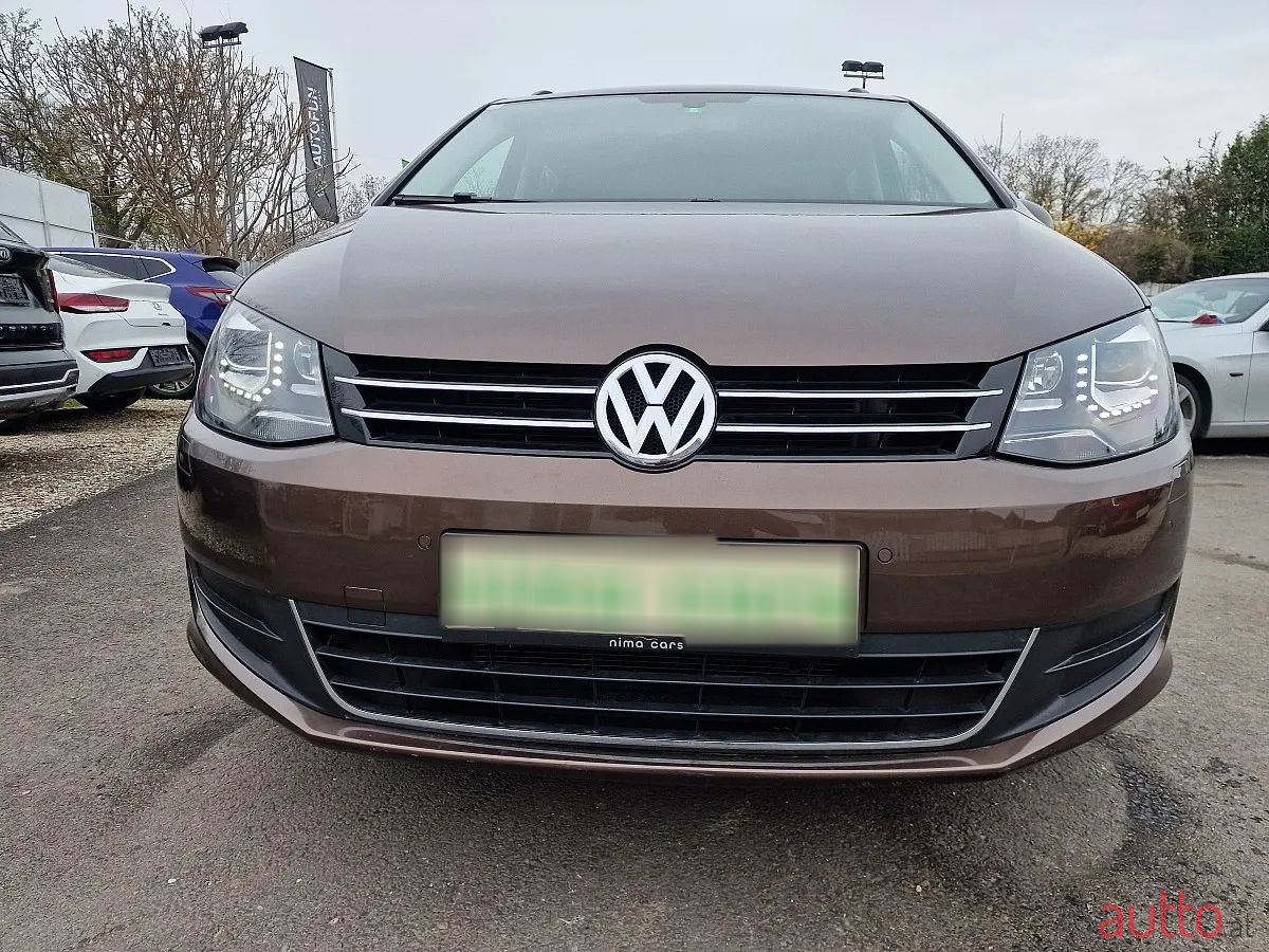 2010' Volkswagen Sharan photo #2