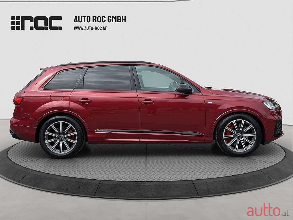 2021' Audi Q7 photo #6