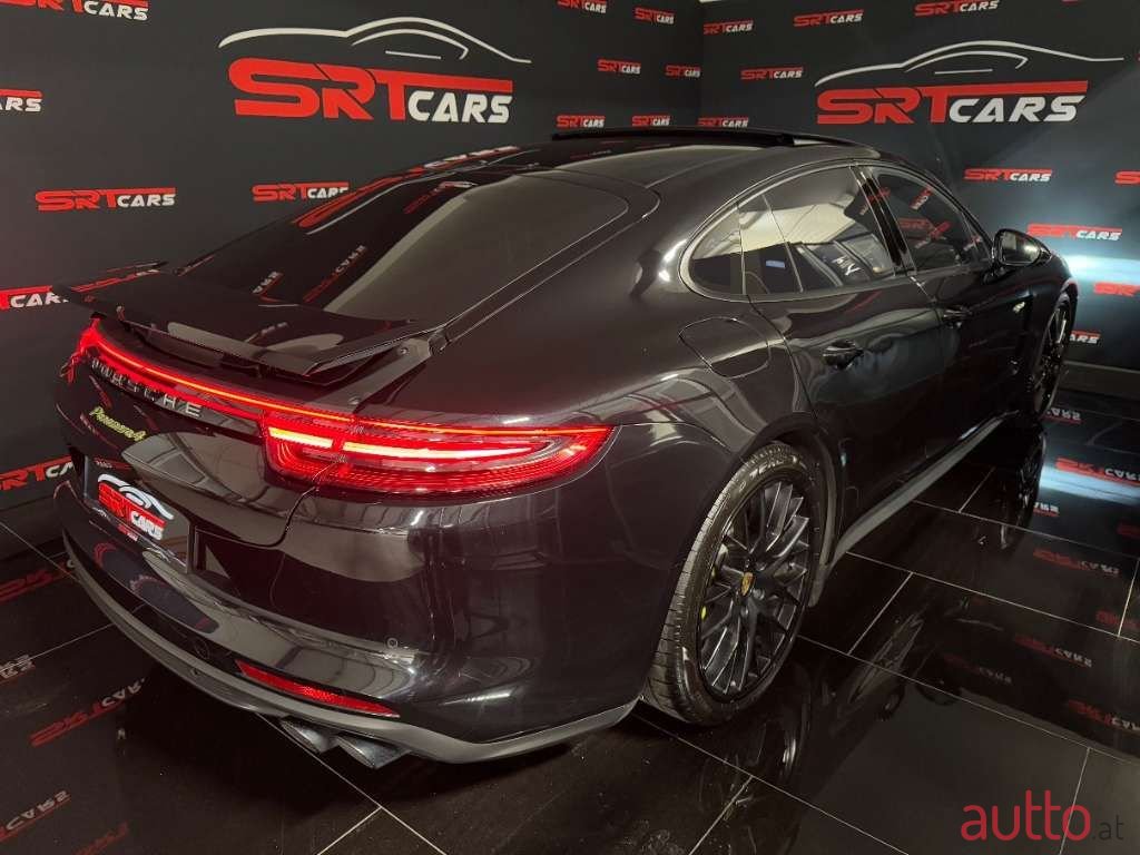 2020' Porsche Panamera photo #5