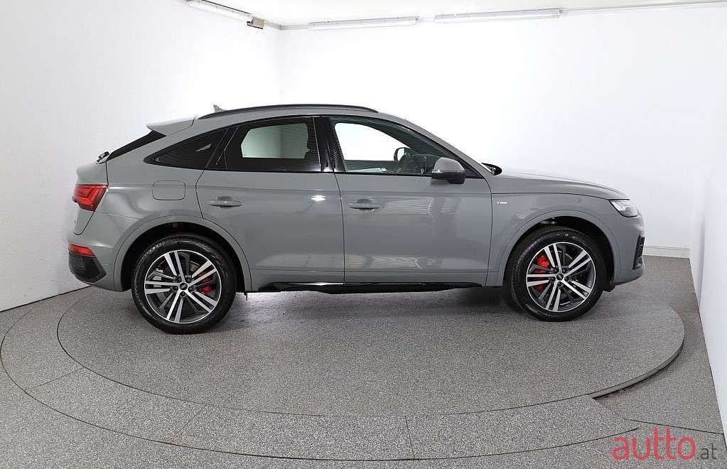 2022' Audi Q5 photo #6