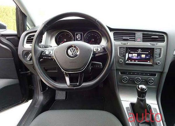 2013' Volkswagen Golf photo #2