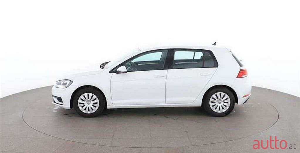 2017' Volkswagen Golf photo #3