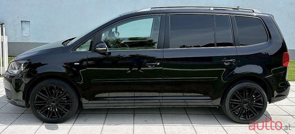 2015' Volkswagen Touran photo #3