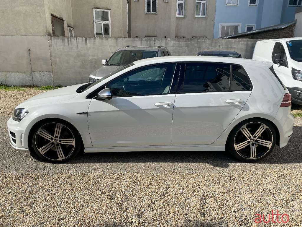 2014' Volkswagen Golf photo #5