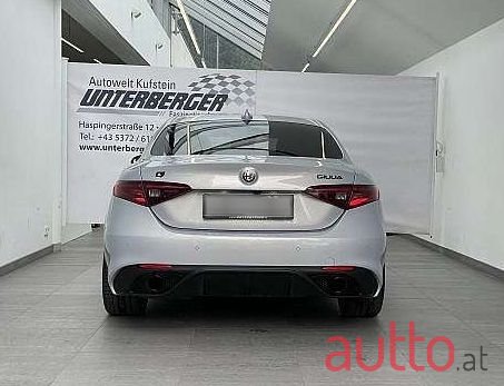 2021' Alfa Romeo Giulia photo #3