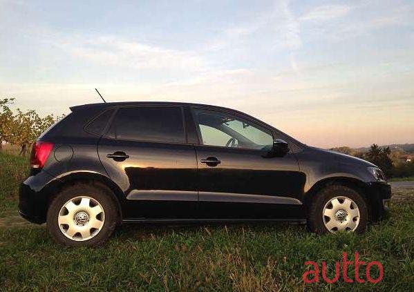 2010' Volkswagen Polo photo #2