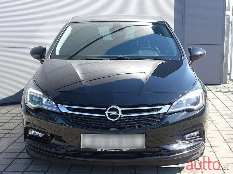 2018' Opel Astra photo #2