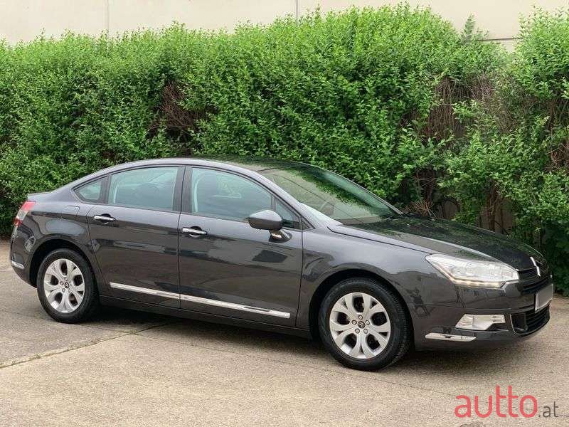 2012' Citroen C5 photo #3