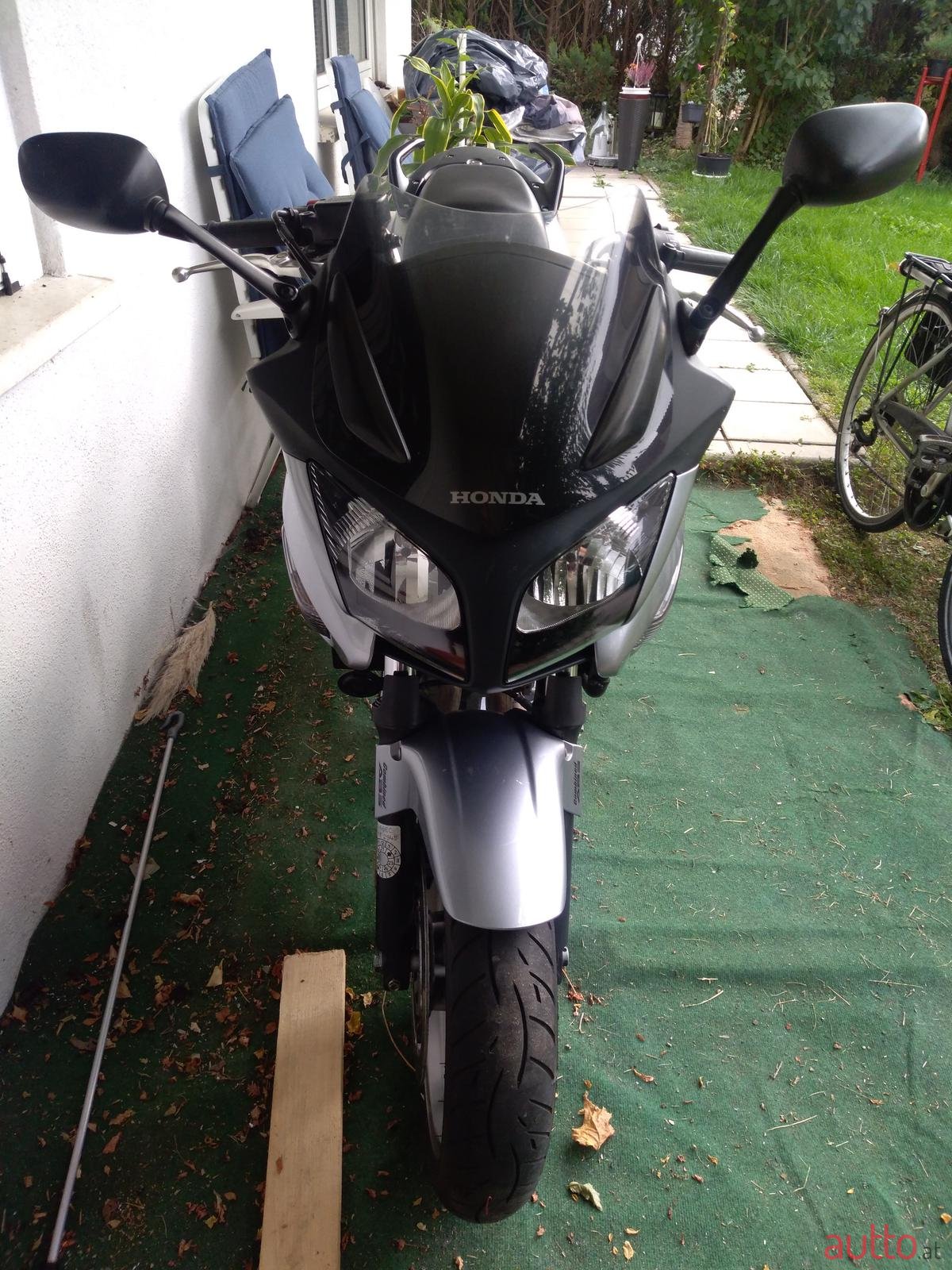 2009' Honda photo #5