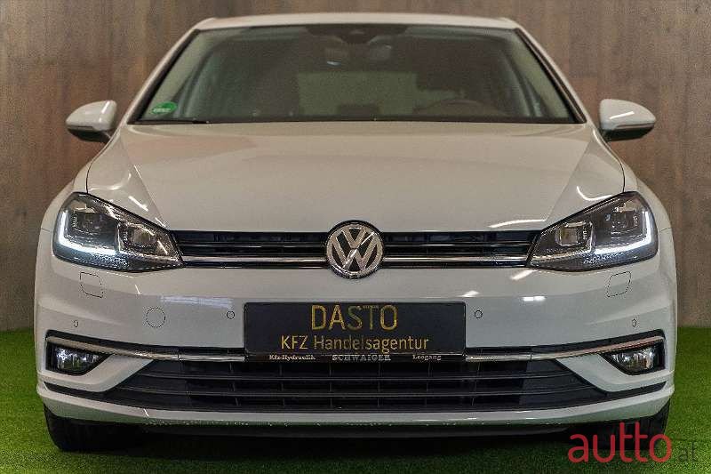 2017' Volkswagen Golf photo #4