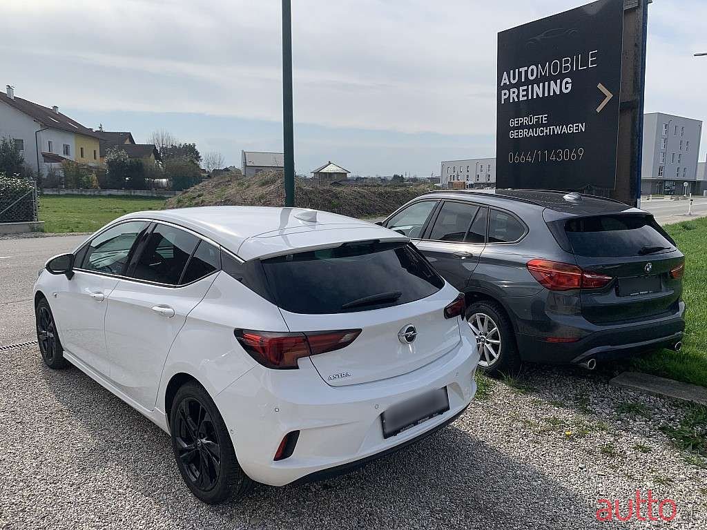 2017' Opel Astra photo #2