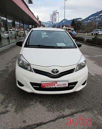 2012' Toyota Yaris photo #1