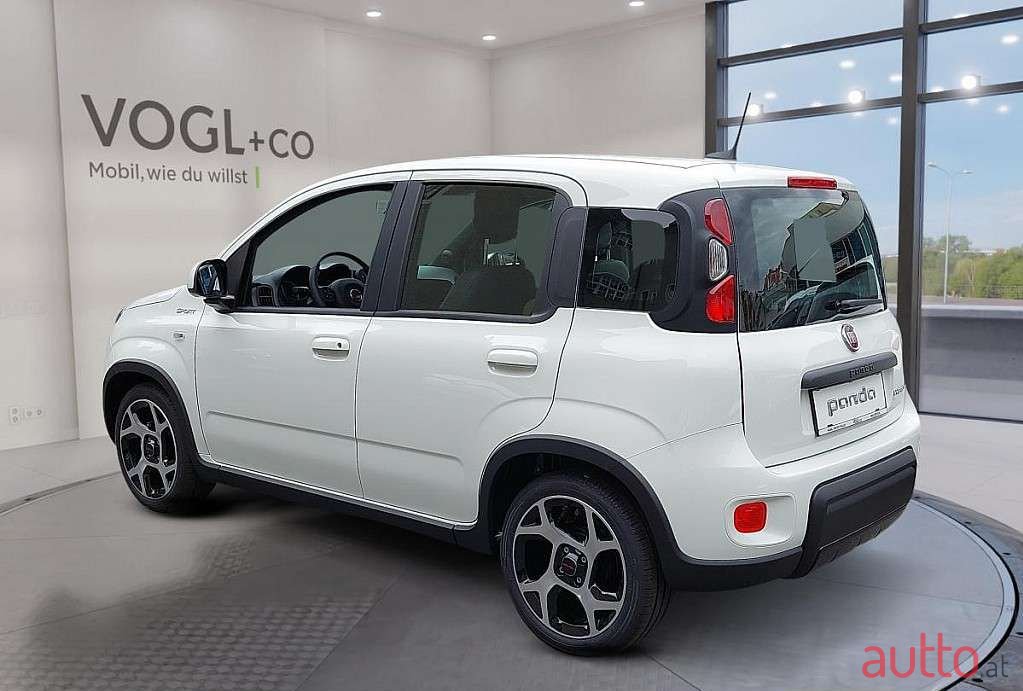 2022' Fiat Panda photo #3