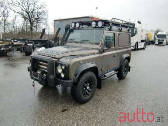 2013' Land Rover Defender photo #2
