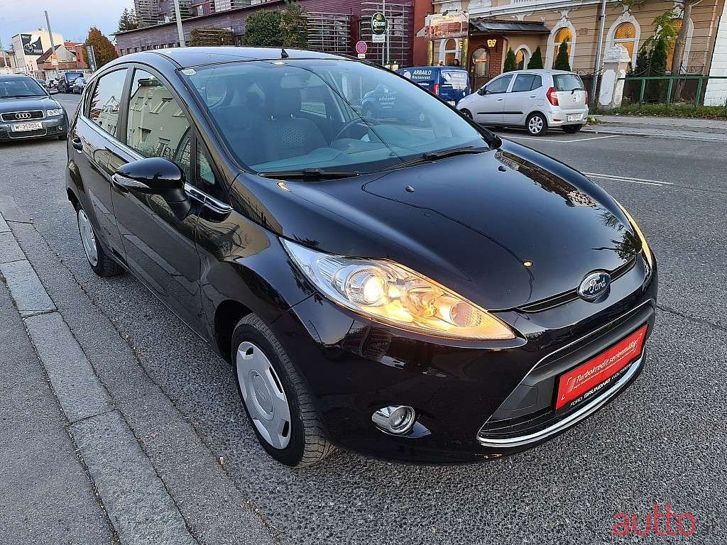 2009' Ford Fiesta photo #6