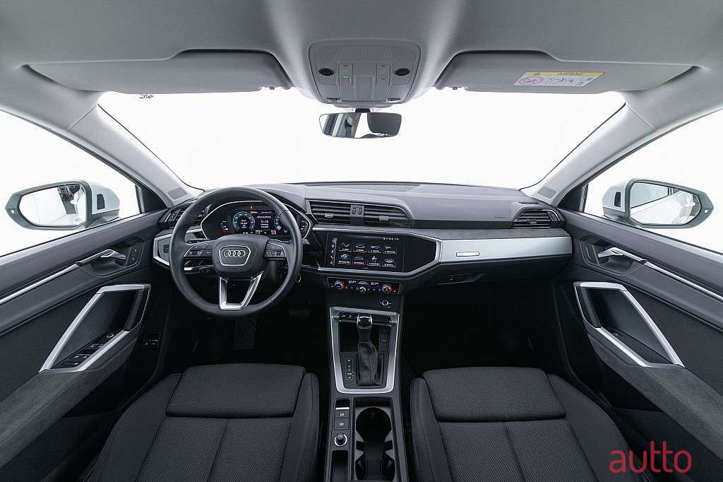 2022' Audi Q3 photo #4