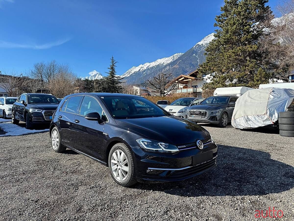 2020' Volkswagen Golf photo #1