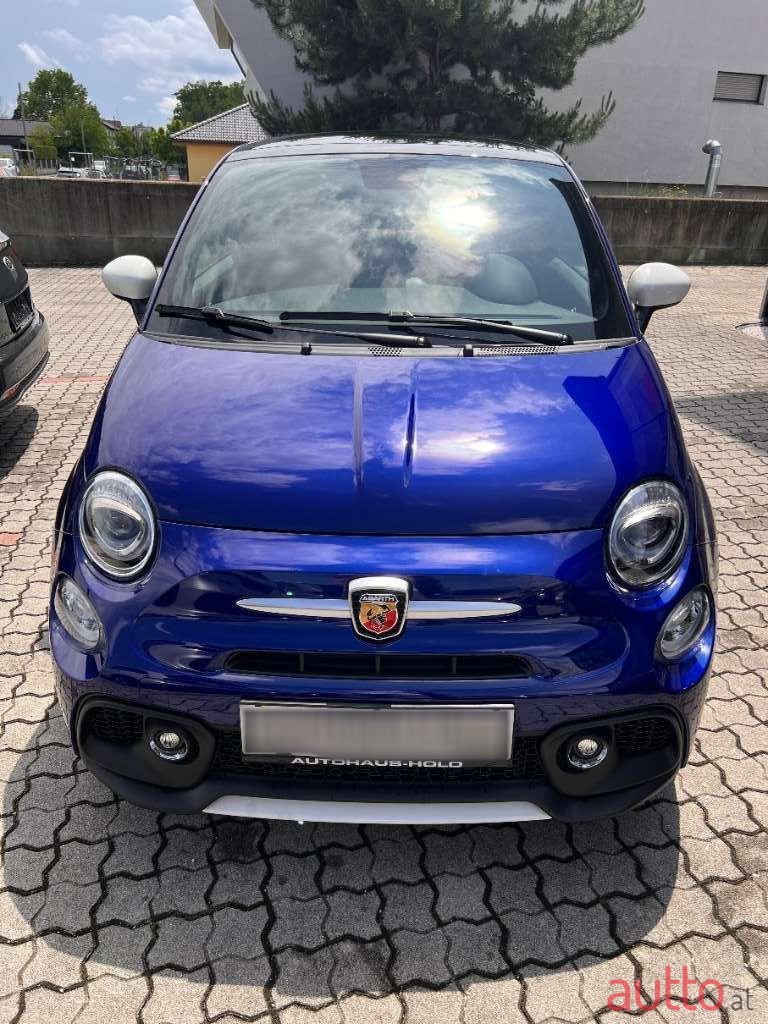 2021' Fiat 500 Abarth photo #1