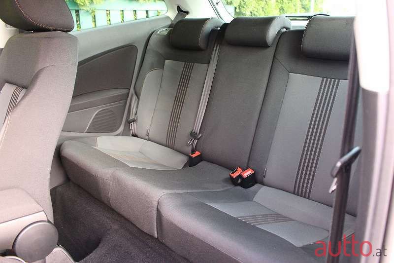 2017' Volkswagen Polo photo #4