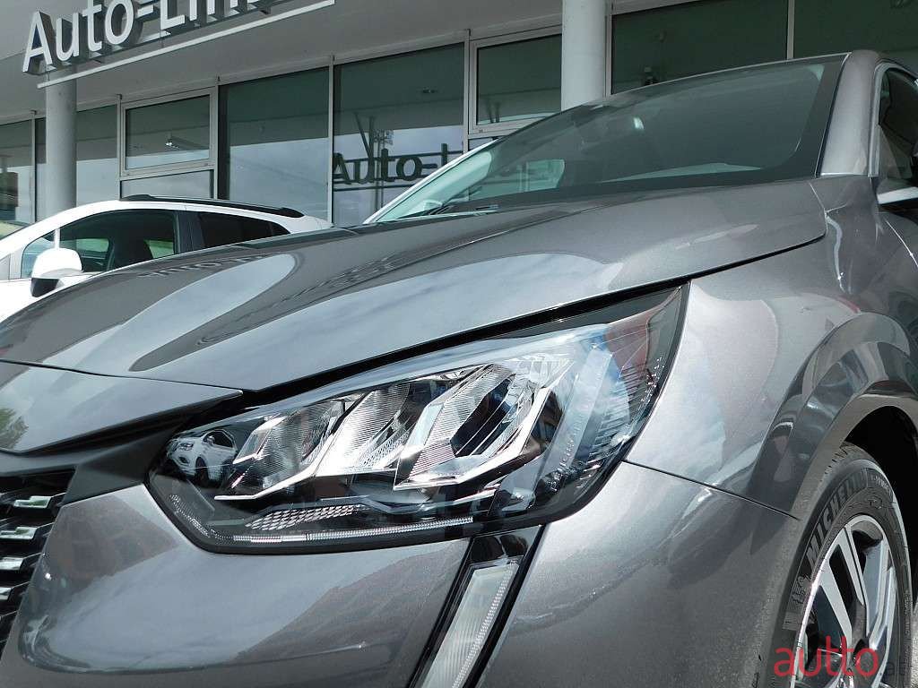 2023' Peugeot 208 photo #6