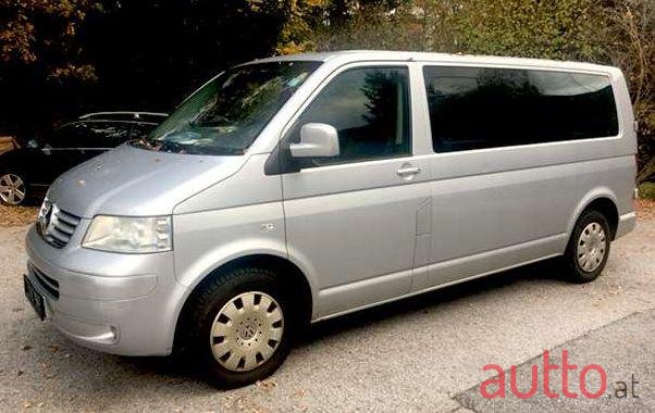 2006' Volkswagen Multivan photo #1