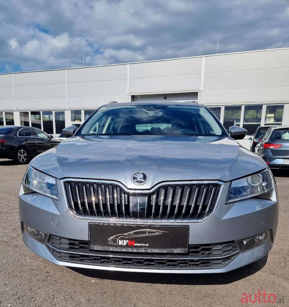 2018' Skoda Superb photo #2
