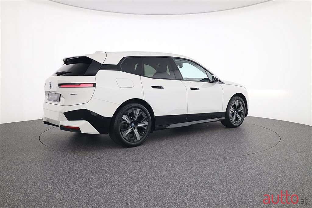 2023' BMW iX photo #3