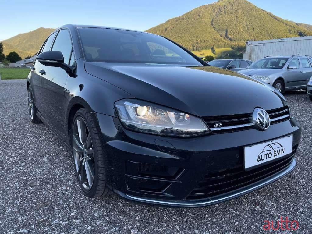 2015' Volkswagen Golf photo #3