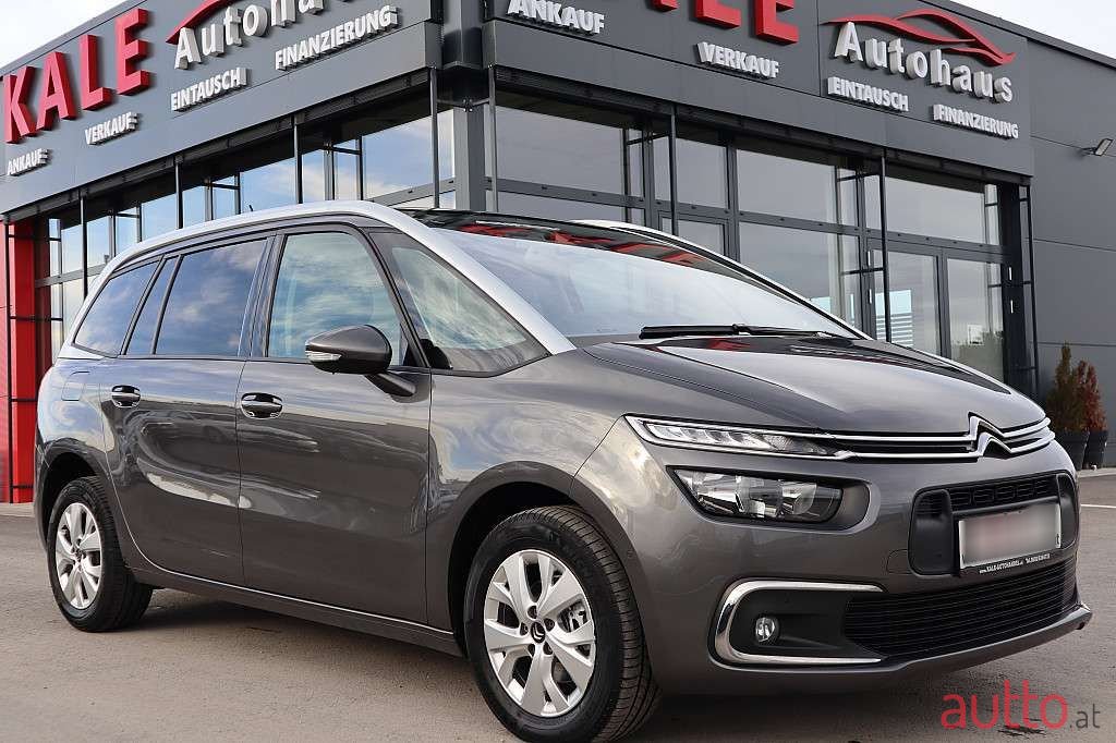 2019' Citroen Grand C4 Spacetourer photo #2