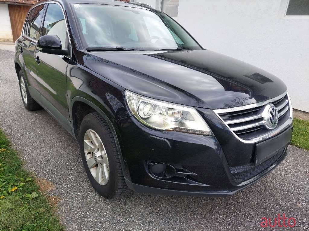 2008' Volkswagen Tiguan photo #2