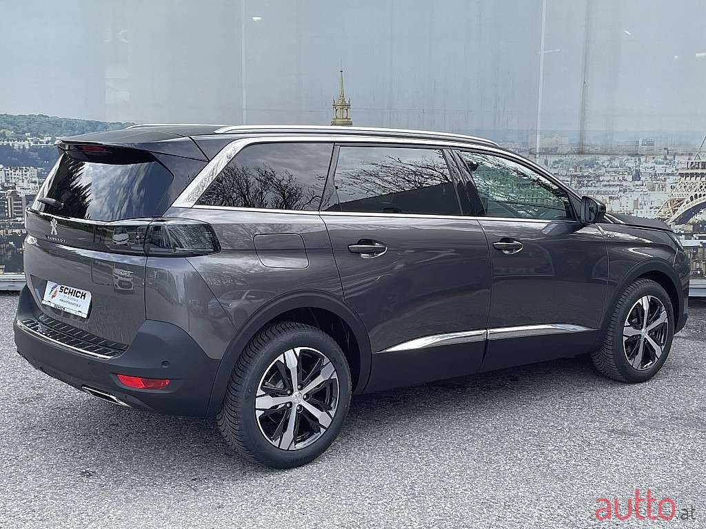 2023' Peugeot 5008 photo #1