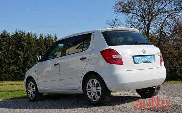 2012' Skoda Fabia photo #1