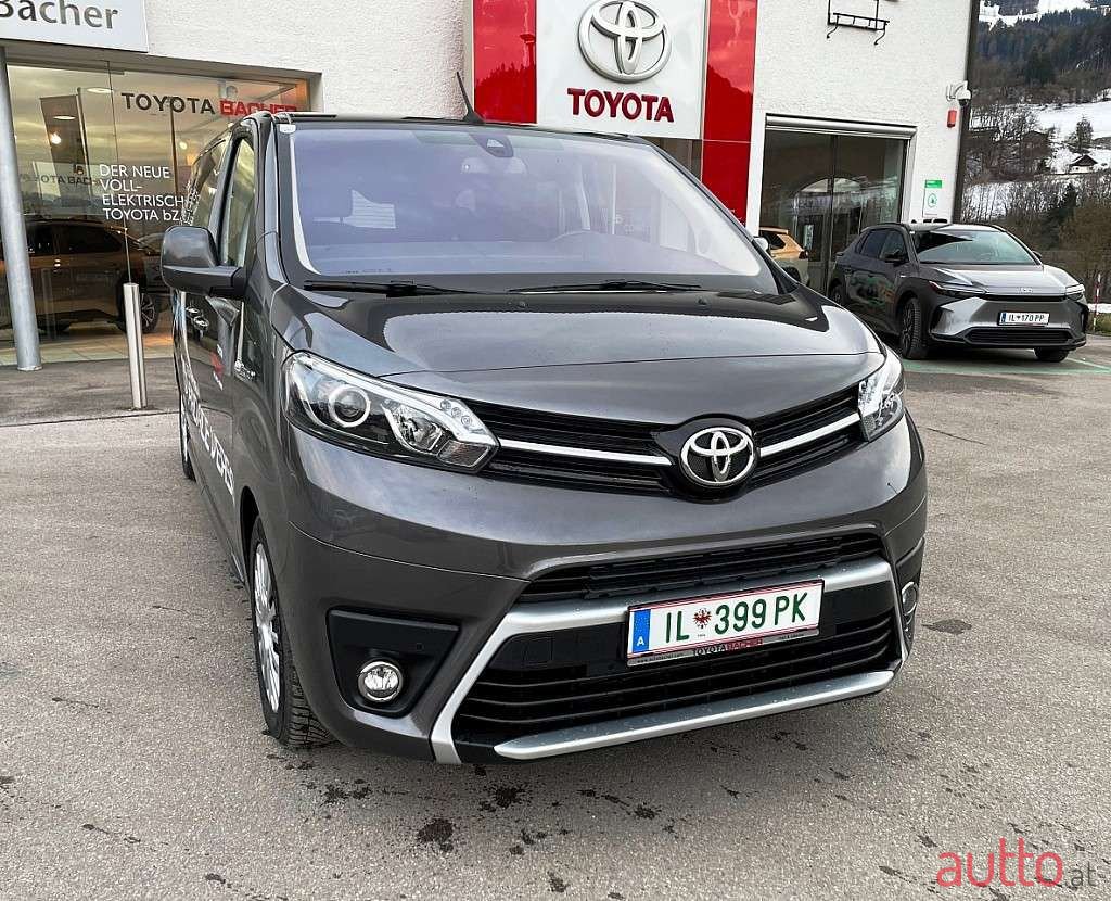 2022' Toyota Proace photo #1
