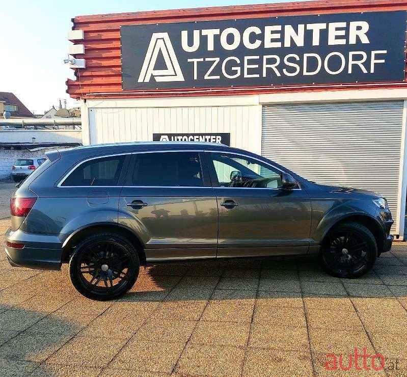 2011' Audi Q7 photo #5