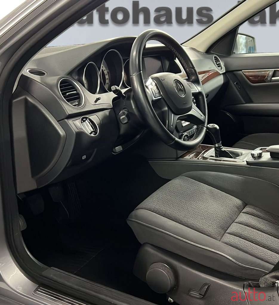 2012' Mercedes-Benz C-Klasse photo #4