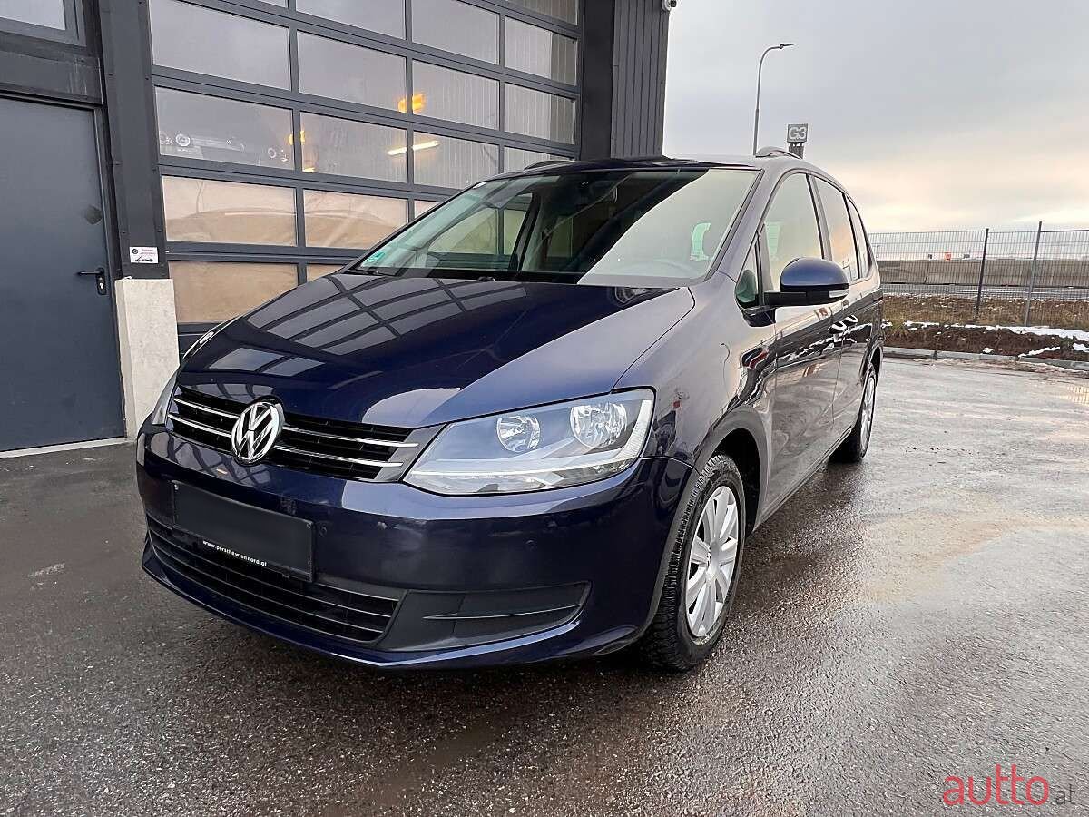 2011' Volkswagen Sharan photo #3