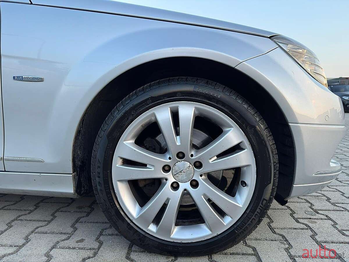 2011' Mercedes-Benz C-Klasse photo #5