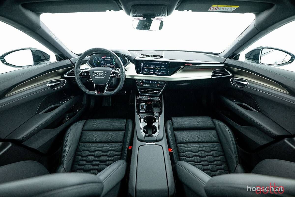 2023' Audi e-tron GT photo #5